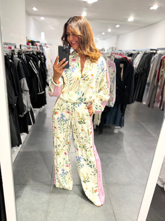 Motel pants spring flowers