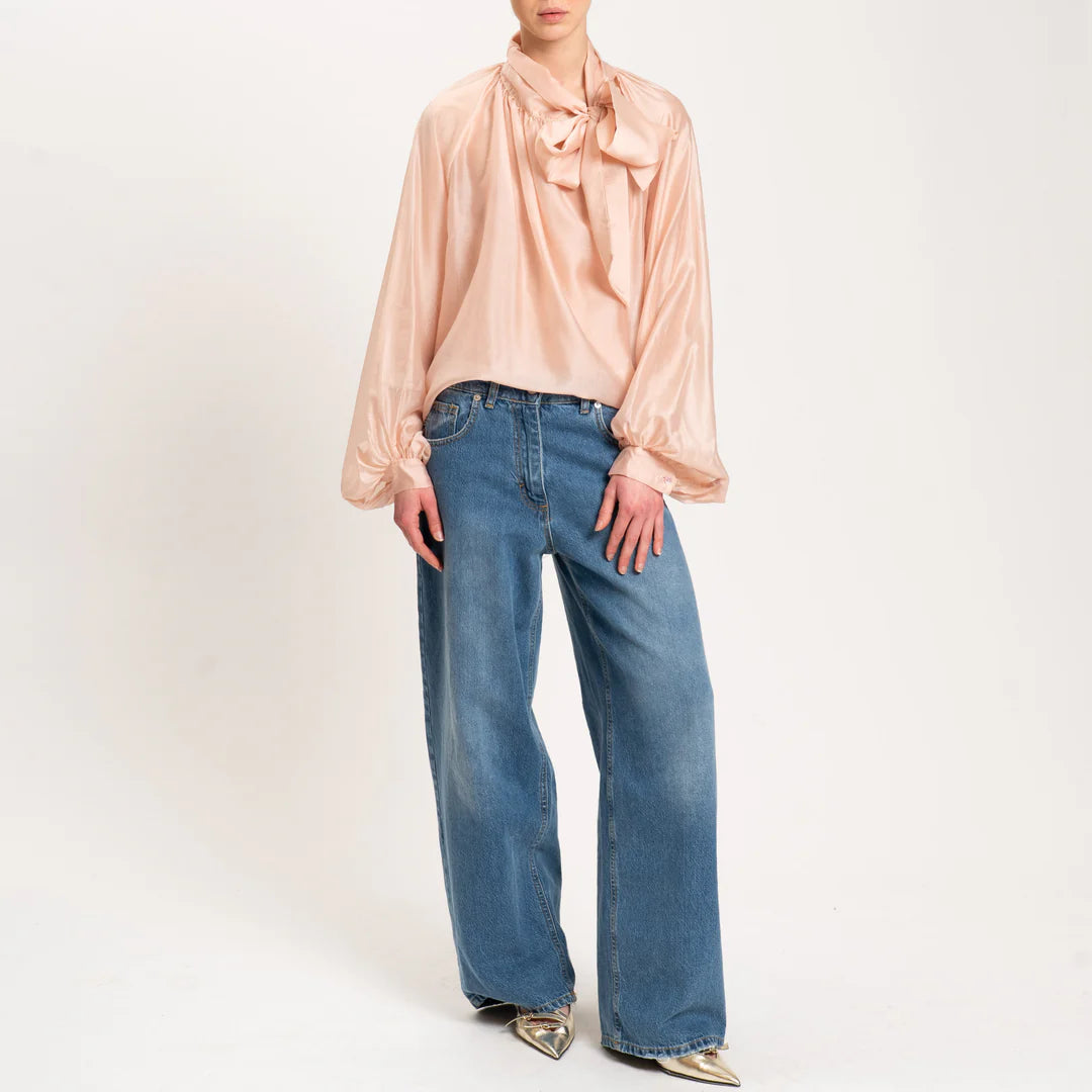 Tensione in blouse sleeve