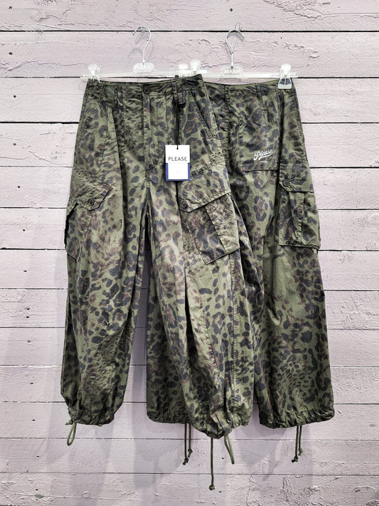 Please fashion cargo pants