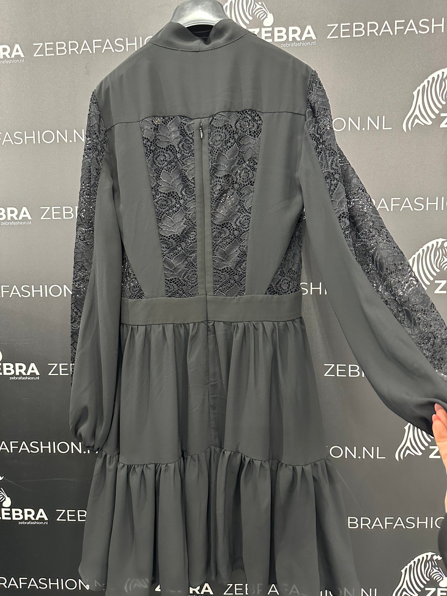 Babylon dress lace