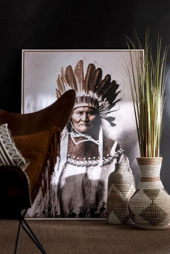 J-Line pictures / picture native Indian man