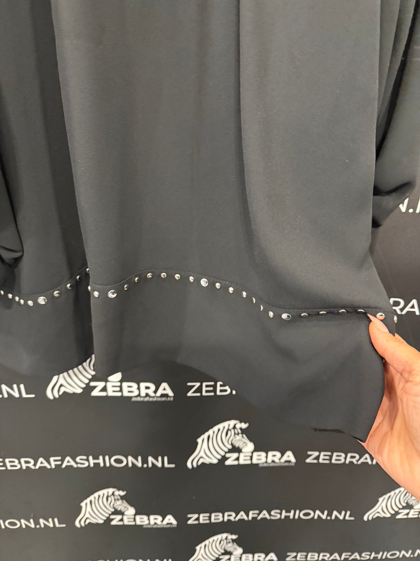 Babylon black dress stut