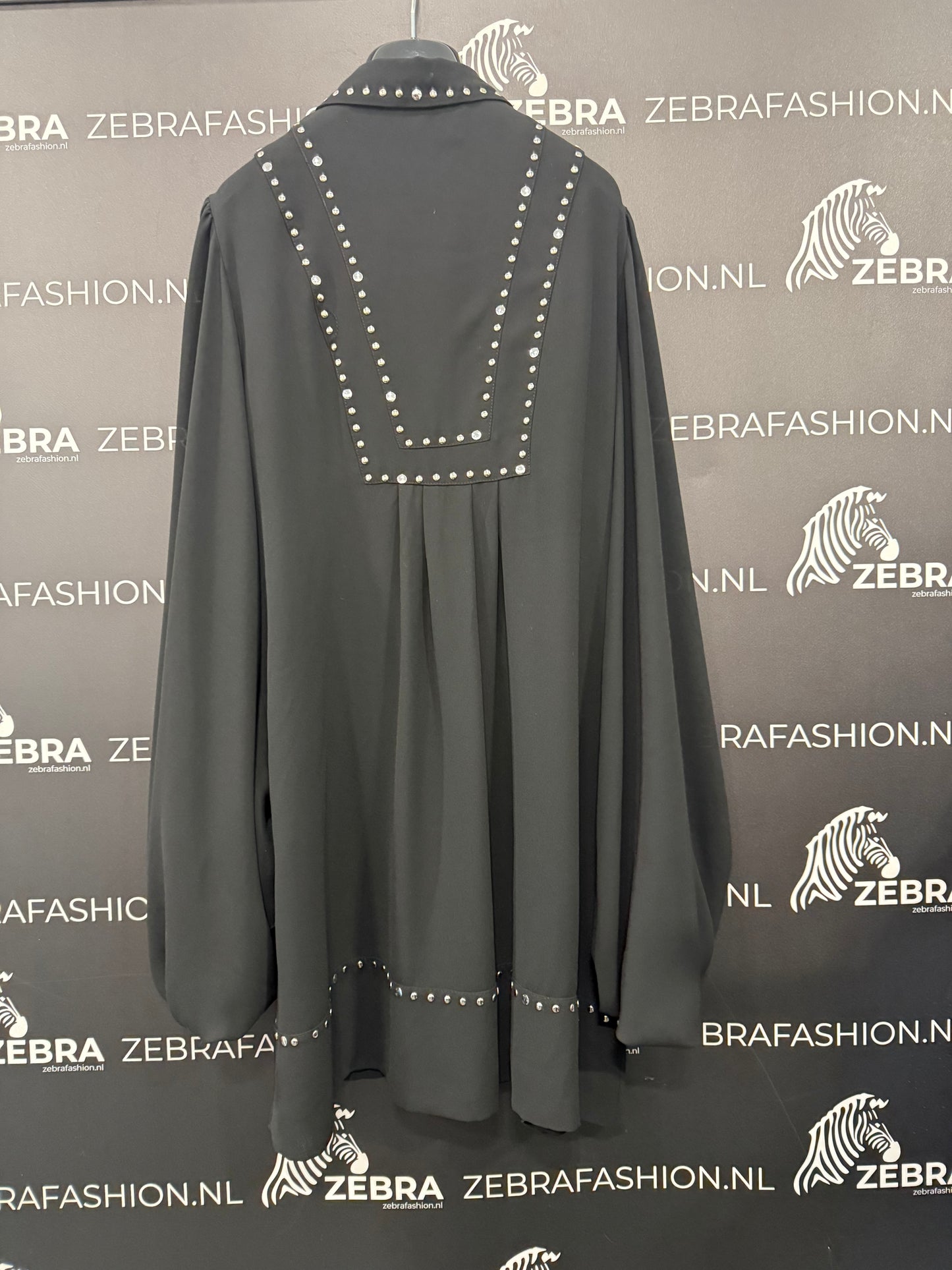 Babylon black dress stut