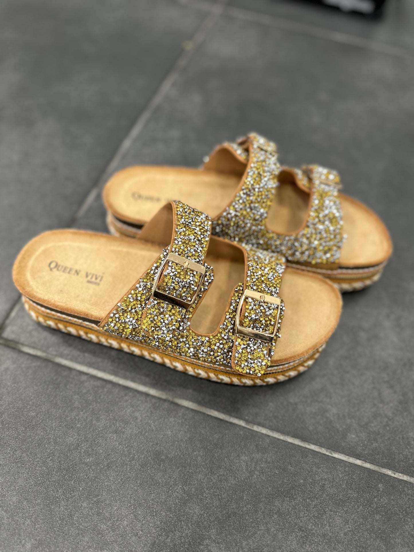 Slipper glitter