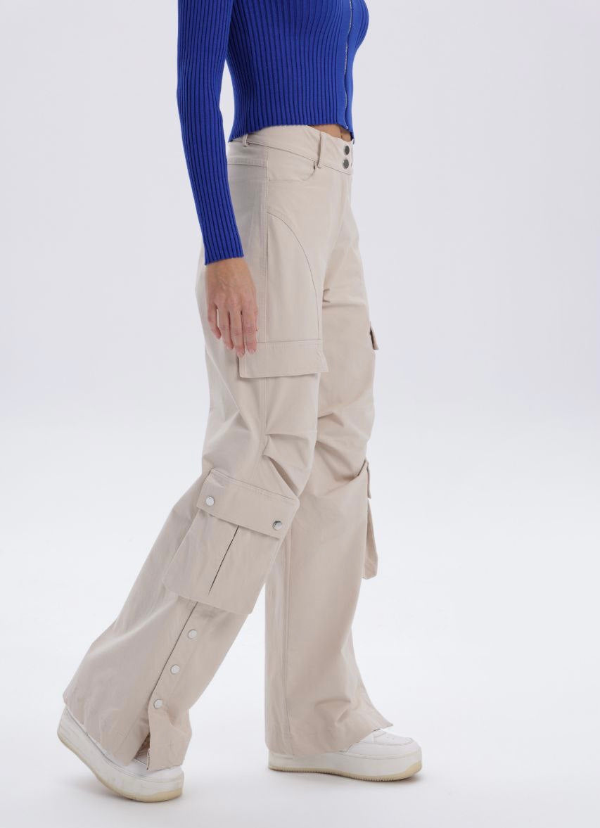 Re-design pants cargo